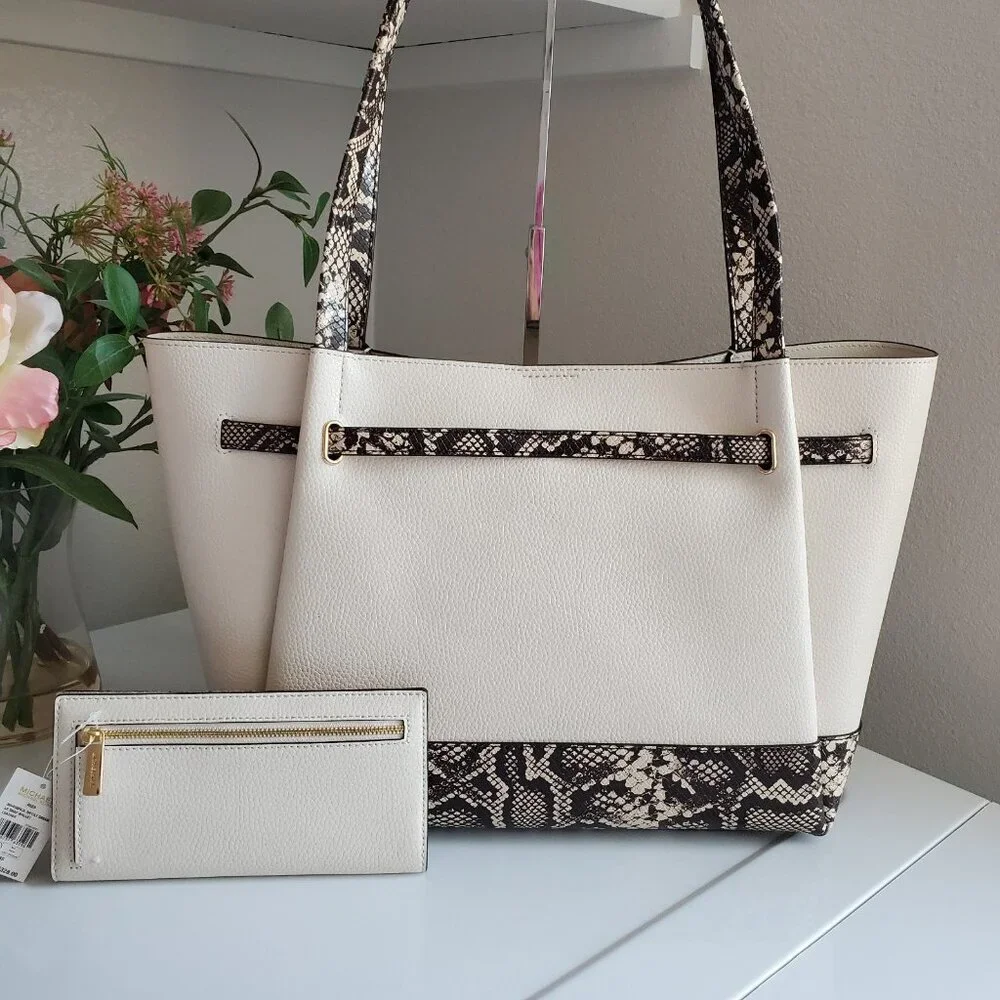 Michael Kors Reed belted tote and wallet set - Picture 2 of 8